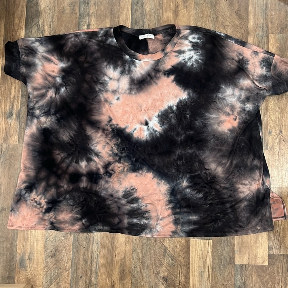 Women’s Tie Dye Lounge Top